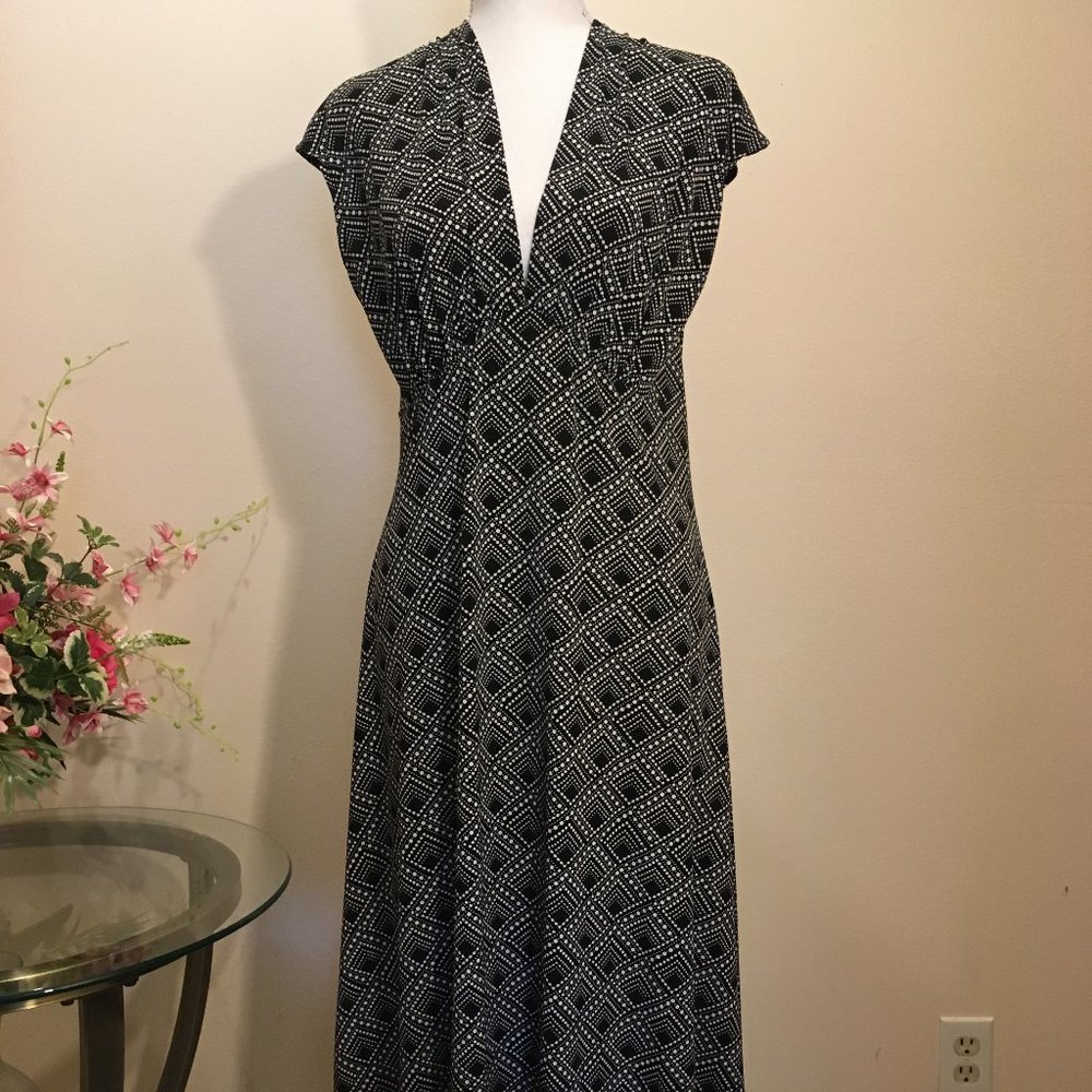 London Style Black and Gray Sheath Midi Dress